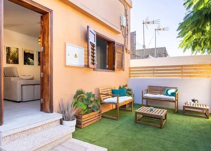 Live Volcanes Nyaraló